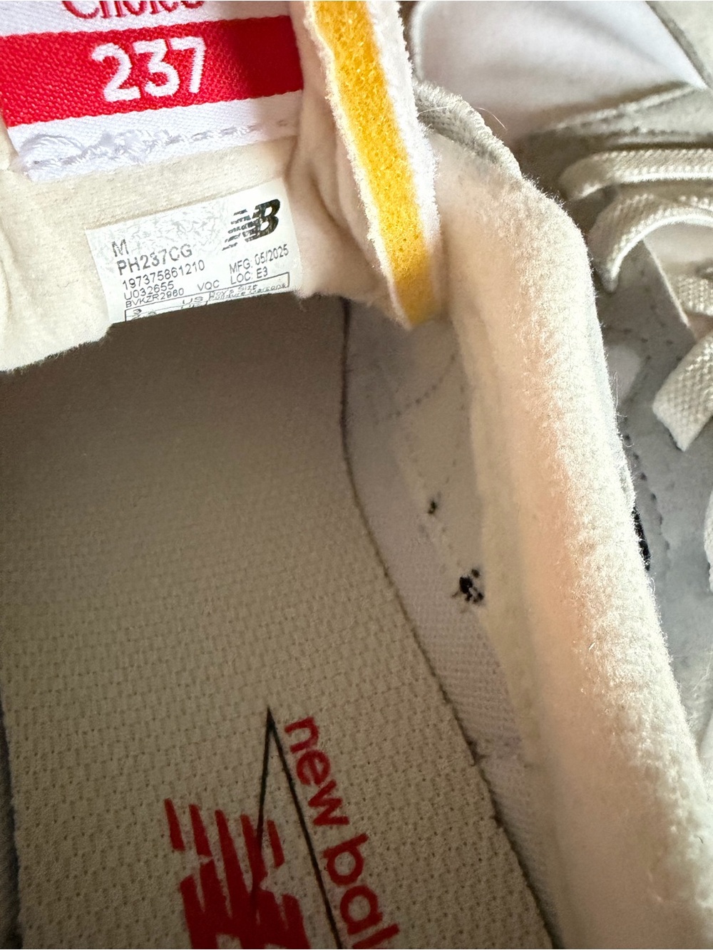 New without tags. New Balance kids 237 Casual Sneakers - White & Black - Picture 2 of 5